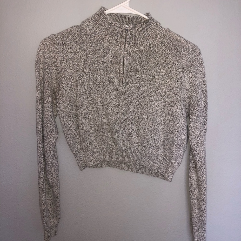 Brandy Melville Cropped Sweater